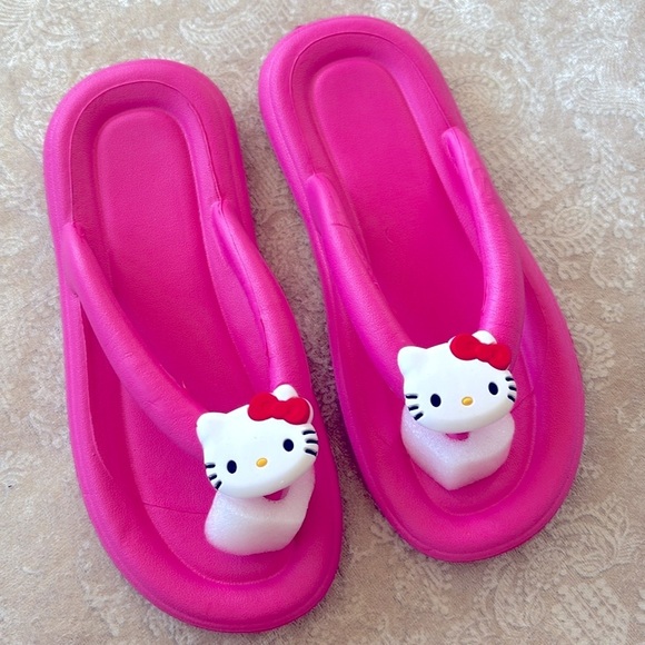 Brand New Hello Kitty Pink Thong Flip Flops Slides Sandals Comfy Cute Fun - Picture 4 of 13